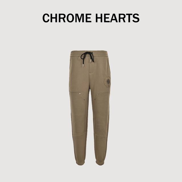 Chrome Hearts 克罗心 24Fw 刺绣马蹄十字架长裤 面料采用400克重精梳棉，两遍水洗处理，面料舒适亲肤无异感，定制定染面料，纺织密度高，垂感佳，