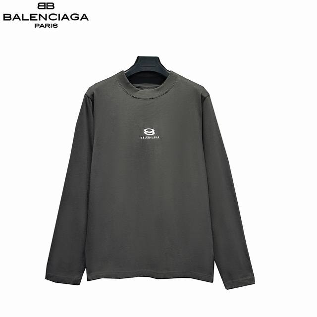 Balenciaga 巴黎世家 24Ss 双环互扣刺绣长袖 %棉 采用26支双纱 300克重面料 进口针织针梳棉进行制作，厚度适中，有垂感又有轮廓型，上身就是一