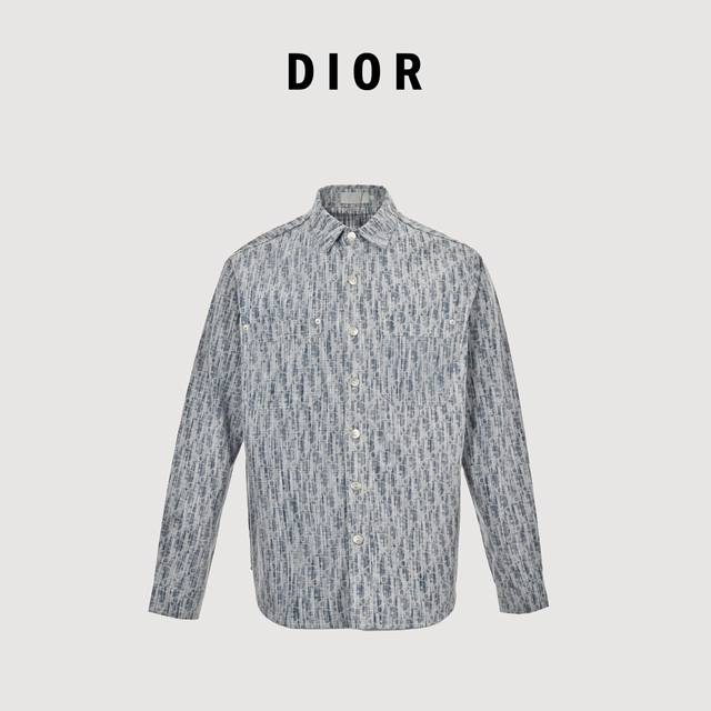 Dior 迪奥 22Ss 经典满印老花牛仔衬衫外套 原版购入，区别市面版本，独家开模定做铝扣，水洗后长时间存放不易生锈。口袋的小纽扣的“Dior”字母程度清晰可