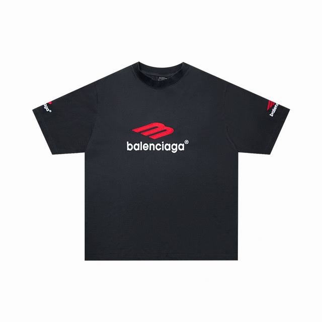 高版本Balenciaga 巴黎世家 Logo字母刺绣短袖T恤，前后手臂均刺绣，采用田岛机重工刺绣10W+针 精细绣花无毛边杂线 非常紧密 凹凸质感明显 定织定