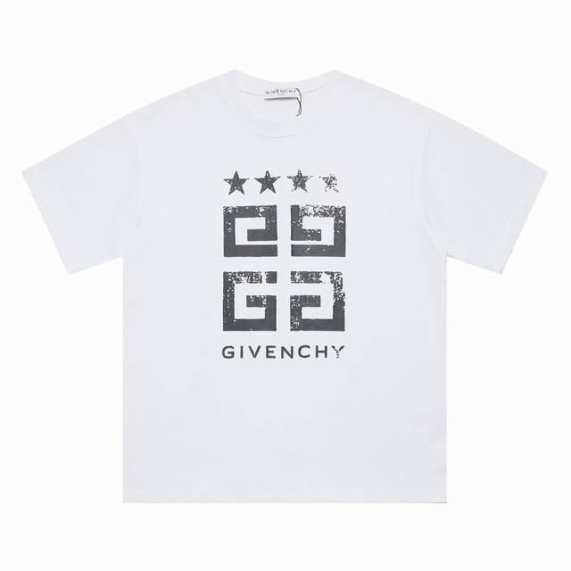 上新 高版本 Givenchy 纪梵希 星星字母大Logo印花圆领短袖 小落肩袖设计，穿上这件衣服，有一种霸气的感觉！！帅，就对了，简约大气休闲于一体！！满足你