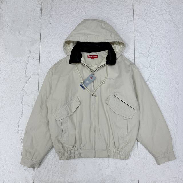 上新： Supreme Fw24 Week3 Leather Collar Utility Jacket 胸前徽标口袋设计拉链可拆卸风帽开合水洗夹克 内里夹棉