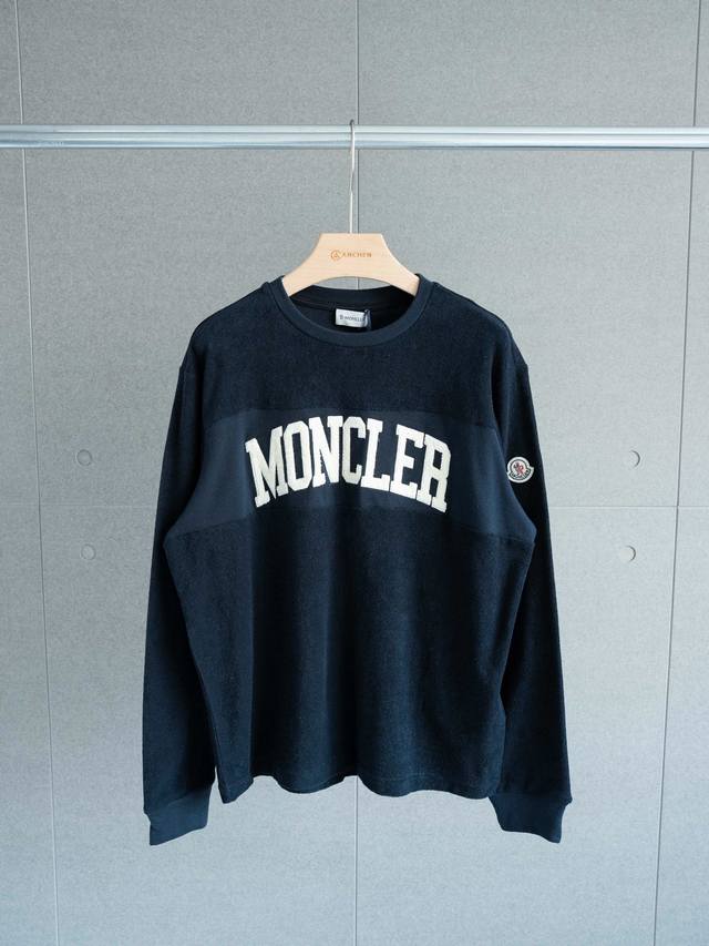 型男顶级单品 Moncler盟可睐24Fw毛巾面料胸前毛巾绣刺绣打底长袖圆领卫衣 颜色：藏蓝色 尺码：S M L Xl 模特试穿： 模特A：身高163，体重12