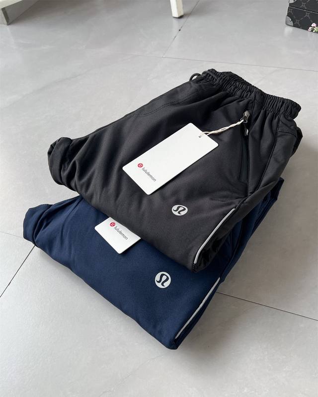 官网同款Lululemon 璐璐乐蒙2024秋冬新款休闲男女情侣加绒软壳冲锋裤， 正确版本，加绒加厚，欢迎对比！面料不好白送！ 渠道货，代工厂出品，客供辅料，品