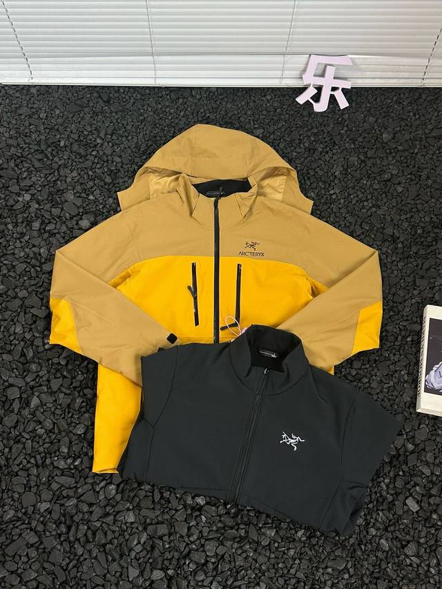 高品质 Arcteryx 始祖鸟 24Ss秋冬三合一可拆卸保暖抓绒内胆冲锋衣户外防风拼色夹克外套 - 三合一可拆卸加厚保暖外套 一衣多穿！它是针对严酷的户外环境