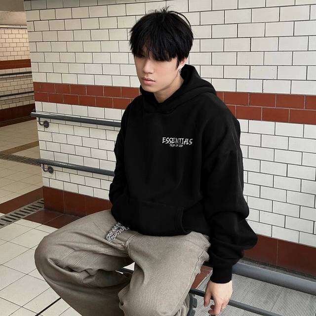 上新 “ 完美复刻 Fog Fear Of God Essentials 新款涂鸦字母潮牌加绒男士情吕连帽卫衣 ” 顶级过验版本 Oversize版型男女同款