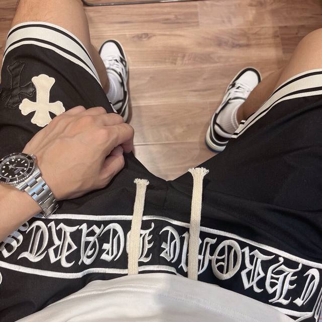 拿货 Chrome Hearts 24Ss 克罗心裆前梵文字母刺绣Logo织带短裤 精选高精度酷丝绵精梳面料 清爽丝滑透气 告别厚重感 清清爽爽 全身Overs