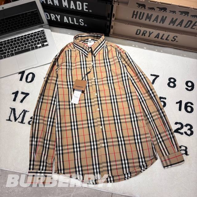 Burberry 博柏利 Bbr 经典款 尖领贝壳纽扣格子衬衫 情侣款 -面料：Bbr品牌同款府绸面料，相比普通棉质，更加轻薄且柔软，穿在身上非常舒适。和市面上