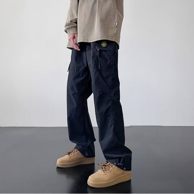 品控款 #Stone Island 石头岛 25春季户外机能风直筒登山裤抽绳伞兵工装裤 立体剪裁两侧大口袋拉链拼接！面料舒适力挺！东西超级棒！高密度特定梭织全棉