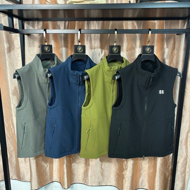 Arcteryx 始祖鸟春季新款户外摇粒绒休闲双面穿马甲 小牛津面料 聚酯纤维 专业户外紧密纺织，手感柔软有弹性，悬垂感好 不易起皱 摇粒绒 保暖预寒 ，棉柔感