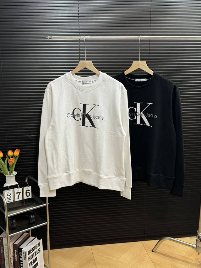 Calvin Klein Jeans Ck 秋季经典胸前印花刺绣情侣圆领卫衣 最高版本 原版面料 高版本 高品质 所有细节 面料辅料工艺 全部1:1 过验 店主