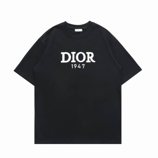 顶级复刻版本 Dior 迪奥经典款1947印花休闲圆领短袖T恤 面料: 280G重磅纯棉，随意对比 砖柜同步。第一时间正品开发研制。欢迎对比！面料采用Zp定织定