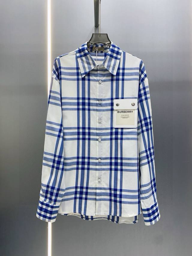 Burberry 巴宝莉Bbr定制字母皮牌口袋定制纽扣蓝白撞色对格格纹衬衫 款号：25673901933 颜色：蓝色 尺码：Sml S码80-95斤 M码95-