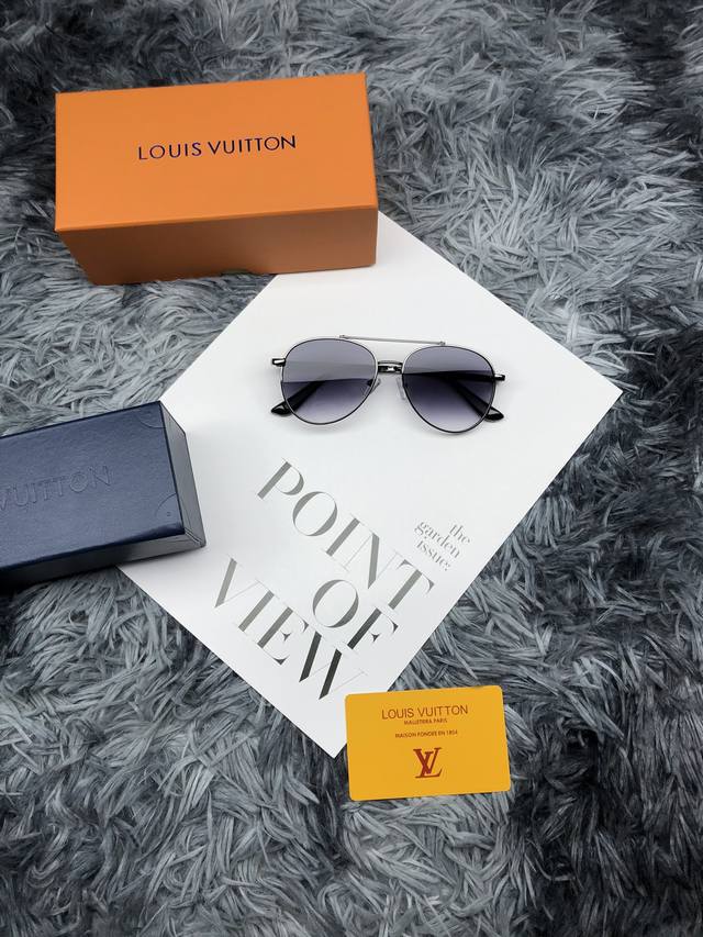 Louis Vuitton路易威登太阳镜顶级最高版本』 重磅来袭通过关系搞到一批海关扣押的Lv墨镜 全球最火的款式之一 可以承载岁月的经典之作 永不过时 独家渠