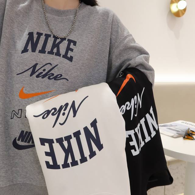 上新！ Nike耐克运动圆领套头衫胸口大印花卫衣 独家面料，面料弹力十足！立体裁剪，4针6线锁边工艺，绝对高端品质气棉最大优势轻，轻，轻！穿上没有重量感！手感柔