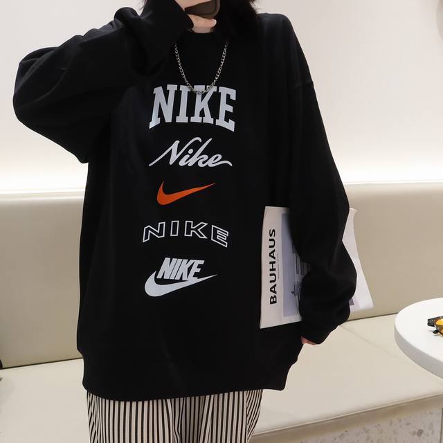 上新！ Nike耐克运动圆领套头衫胸口大印花卫衣 独家面料，面料弹力十足！立体裁剪，4针6线锁边工艺，绝对高端品质气棉最大优势轻，轻，轻！穿上没有重量感！手感柔