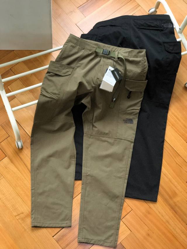 The North Face 24Ss City Pant 贴袋工装长裤 黑色 军绿 30-38 原版全棉面料，口袋上有Logo刺绣小标饱满，对位裁剪，腰间配有