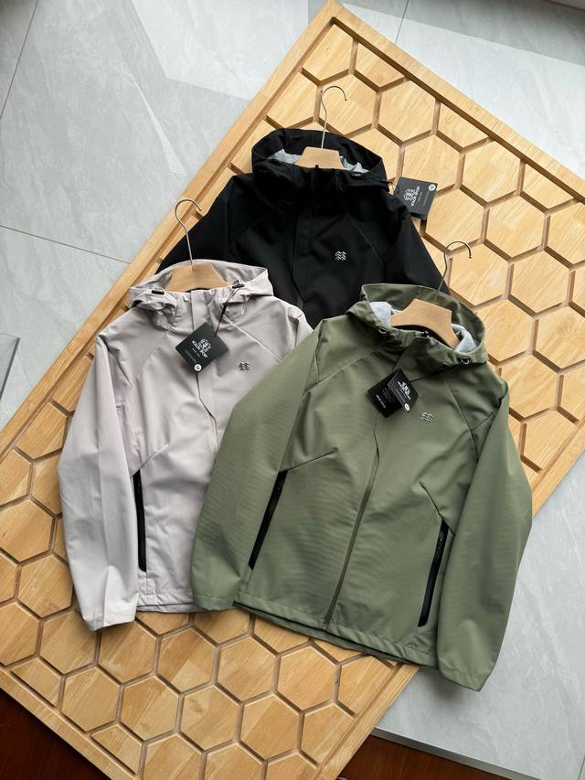 可隆 Kolon Sport 秋款户外休闲外套24Ss新品 防风水透气轻量硬壳冲锋衣 男女同款，柜款夹克，新款在售3900+ 高品质 科技面料防风防水，轻量化设