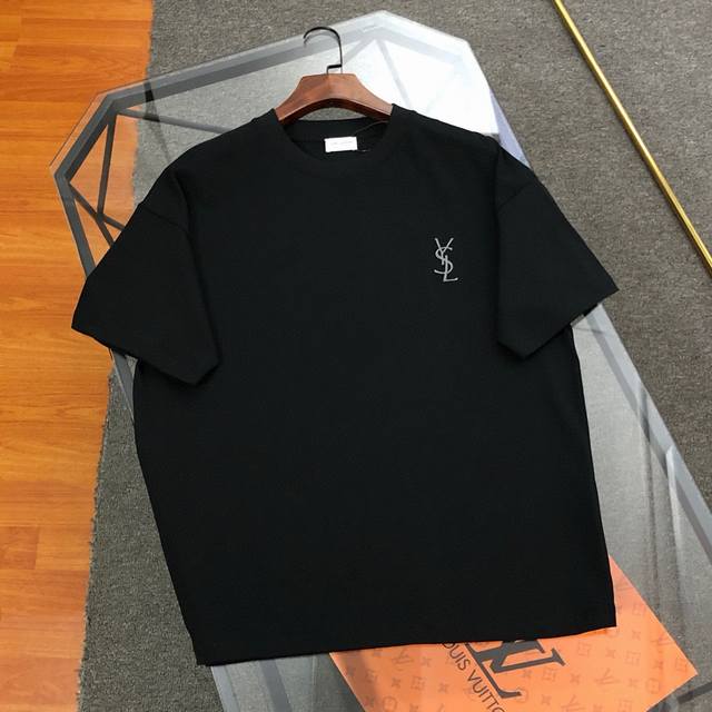 Saint Laurent Sl 圣罗兰2025新款刺绣Logo短袖T恤 原版面料高版本高品质 网红明星同款 定制定染简约基础款，简单大气，精致时尚，纯棉面料，