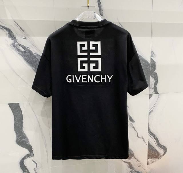 高品质 Givenchy 纪梵希立体硅胶压花新款T恤！ 25Ss春夏新品，前幅小字母Loog，后幅大字母Logo，采用环保硅胶片，无甲醛，对身体无危害， 采用3