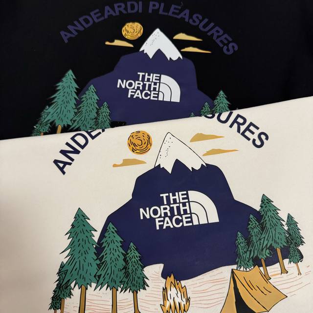 Thenorthface北面春秋新款雪山风景圆领情侣卫衣 这款卫衣是很中性的日系风，面料舒适透气，耐穿，倍感舒适 减龄又显瘦的存在，慵懒而随性，结合干净简单的色