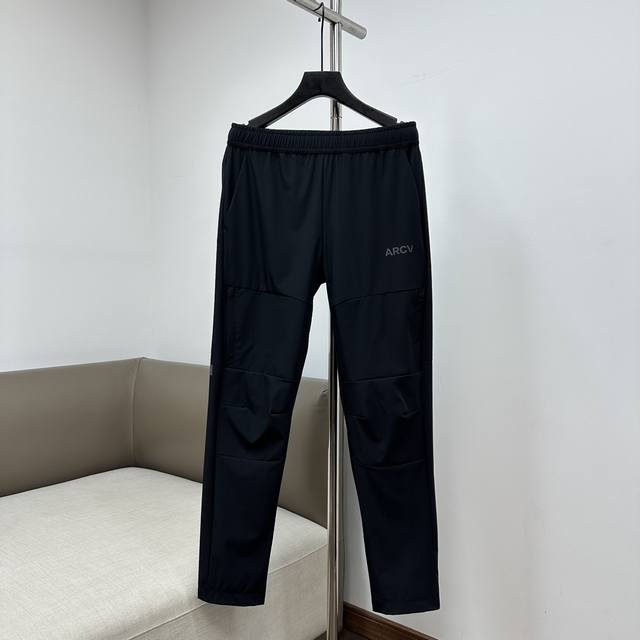 官网同步，25春夏新品Helly Hansen Hh 男士户外都市休闲防晒弹力立体版型梭织长裤，户外功能结合都市通勤设计风格，多场合穿搭无压力，轻松应对，天猫旗