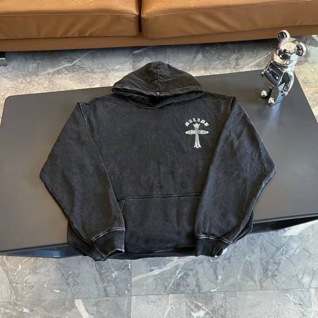 顶级版本 Chrome Hearts 23Fw克罗心重磅水洗做旧夜光连帽卫衣 秋天是属于卫衣的季节 舒适 随性自在 又百搭 而选择克罗心的卫衣绝对不会出错！ 这