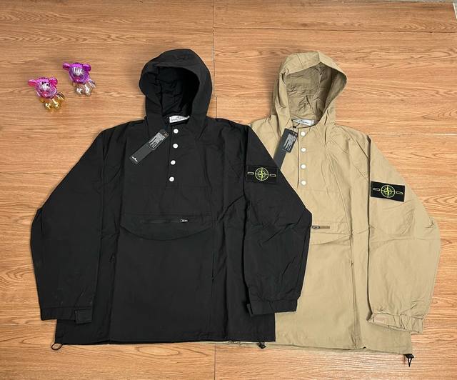 Stone Island 石头岛纽扣拉链勋章机能户外冲锋衣外套 甄选品质 实拍可见 面料采用高品质防风防水优质冲锋衣面料 胸口拉链设计 非常显高端 机能工装日系