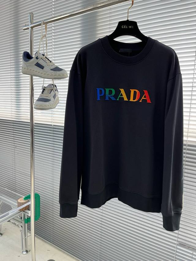 顶级最高版本 普拉达 Prada 经典胸前牙刷绣套头圆领卫衣 男女同款 情侣款 宽松版型 最高版本 原版面料 高版本 高品质 所有细节 面料辅料工艺 全部1:1