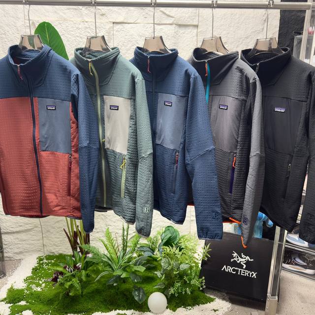 独家臻品 Patagonia R2 Techface Hoody 83731巴塔哥尼亚经典的R系列抓绒; 经典的 R2 Techface是一款很棒的寒冷天气中间