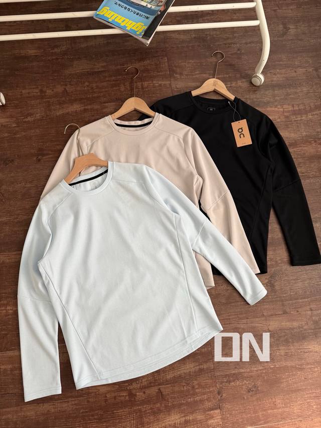 颜色:浅蓝色，灰色 ，黑色 尺码:M-L-Xl-2Xl 目前醉舒适的运动T恤！On昂跑Focus-Long-T 25最新一代男款多功能柔软舒适运动长袖T恤线上5