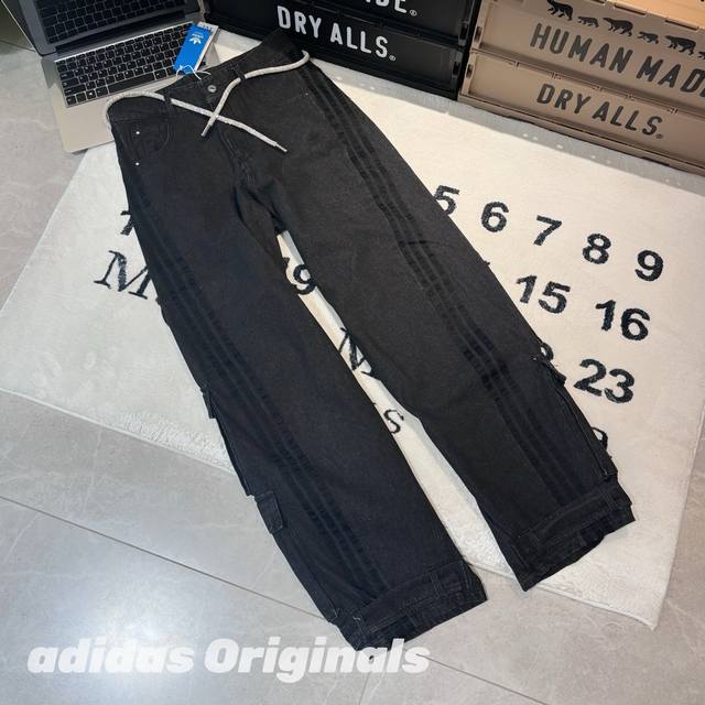 Adidas Originals 阿迪阔脚工装三条杠运动牛仔裤 男女同款 -面料：原版一比一全棉面料。 -辅料：原版拆解开发，一比一定制的小标，领标，水洗，吊牌