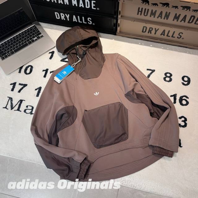 Adidas Originals X Hamcus 联名款 Fw23 末日废土风系列2.0拼色胸前小Logo口袋连帽卫衣！ 男女同款 -面料：原版一比一全棉面料