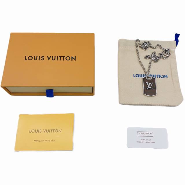 Louis Vuitton 时尚百搭Logo字母金属项链-男款银色！Lvshades Locket 项链-编码：M00883-官网在售价 P20,365Rmb，