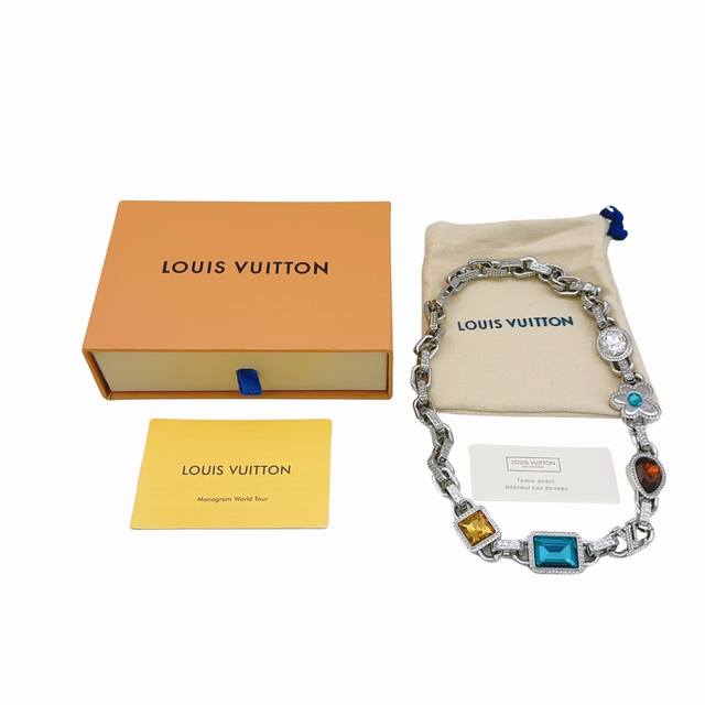 Louis Vuitton 镶嵌设计-钢色-锆石-项链-王鹤棣同款-银色-Paradise Stone 项链-编码：M01877-官网在售价 P46,15Rmb