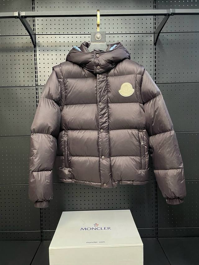 顶级羽绒Moncler Cyclone蒙口二合一羽绒夹克外套. 鹅绒填充，小码填充 克，一件轻松过冬. 可变 夹克 连帽马甲 立领马甲 连帽羽绒外套. Cycl