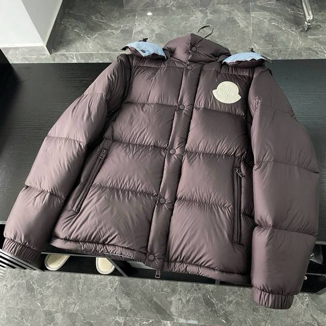 顶级羽绒Moncler Cyclone蒙口二合一羽绒夹克外套. 鹅绒填充，小码填充 克，一件轻松过冬. 可变 夹克 连帽马甲 立领马甲 连帽羽绒外套. Cycl