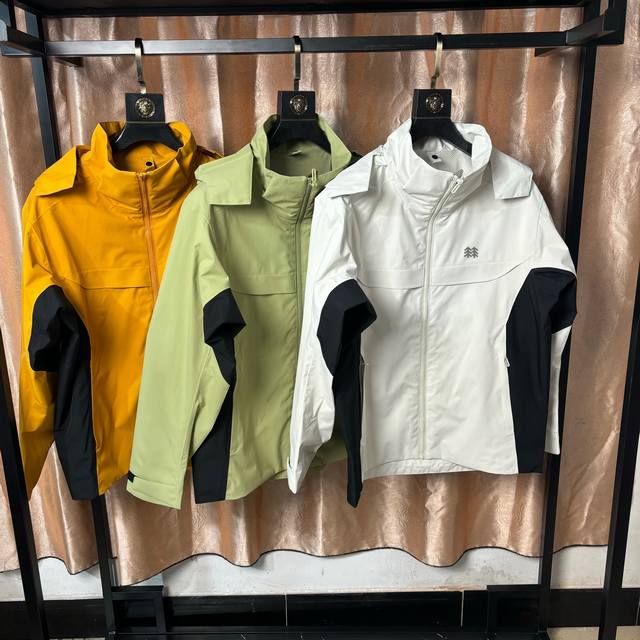 可隆 Kolon Sport 春款户外冲锋衣外套24Ss新品 防风水透气轻量冲锋衣 男女同款 高品质 ，科技面料 防风防水 ，轻量化设计 ，宽松大牌设计 立体剪