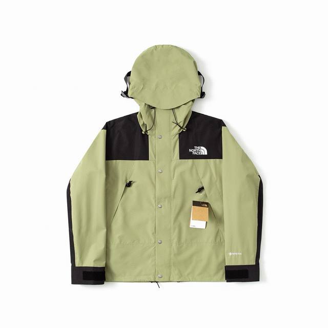 The North Face 北面1990冲锋衣官网爆款代购长青款爆款发售，货硬不硬好不好卖就不需多介绍了 本次19款产品2方面做了质的提升：1、防水为国际Is