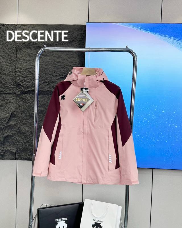 Descente 迪桑特顶级三合一帽子可拆卸户外防风防水登山服情侣两件套冲锋衣外套女款 摇粒绒抓绒内胆可拆卸！户外顶级好面料！功能性强大！纯原单！品质好到爆！不