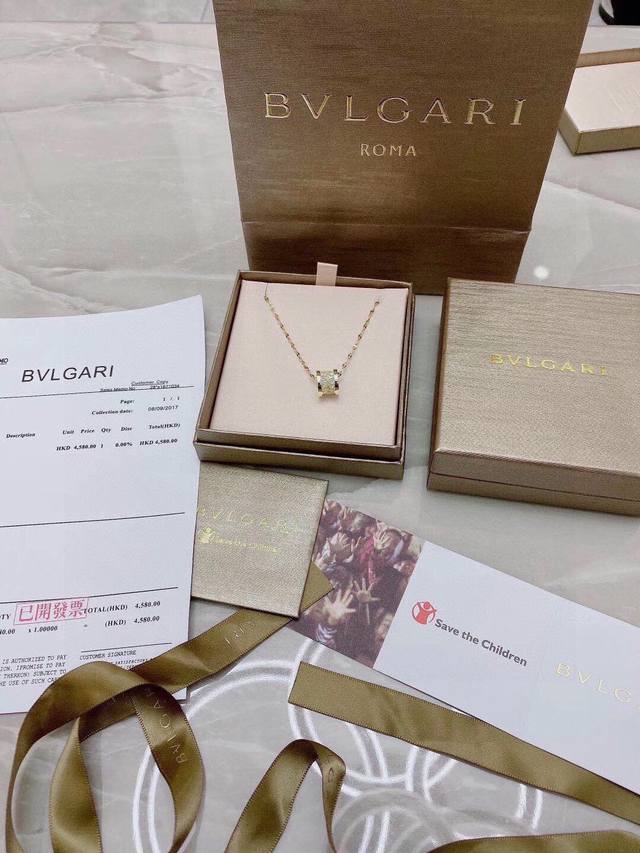 Bvlgari 宝格丽镶钻水晶项链 配全套包装 超级显气质 夏天一定要带戴项链蛇骨链条 所诠释的内涵不仅是女性的独立 自信更多的是彰显 独立女性身上的优雅与大胆