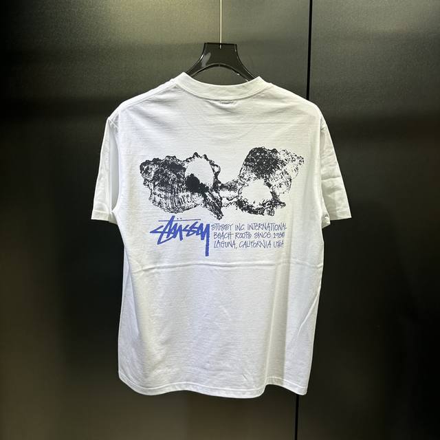 斯图西Stussy X 贝壳直喷印花图案字母印花 245克双纱短袖T恤 独一高质量版本完美细节，圆筒版型Tee两侧面不带缝线，正确版本与正品相同，区别市场通货。