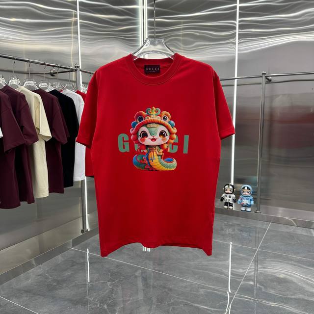 Gucci 2025春夏新款320克短袖T恤 个性印花 男女同款宽松版 S M L Xl Xxl 五个码 黑色 杏色 红色