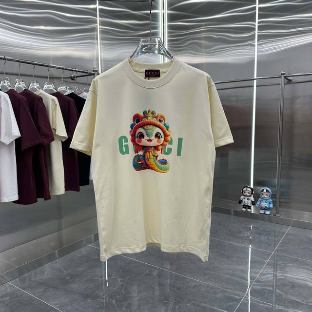 Gucci 2025春夏新款320克短袖T恤 个性印花 男女同款宽松版 S M L Xl Xxl 五个码 黑色 杏色 红色