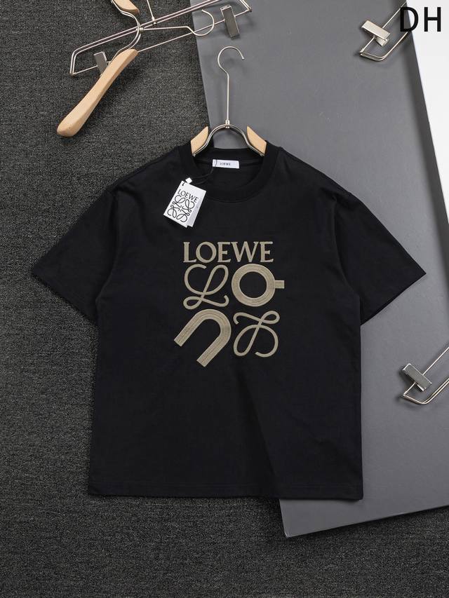 Loewe 高版本 罗意威 微宽版型S-Xl 25Ss最新最顶级 Loewe X On合作联名系列 经典个性刺绣大标识 圆领短袖，最顶级的品质专柜原单短袖，顶级